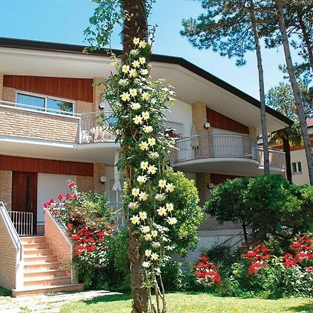 Villa Anny Lignano Sabbiadoro Buitenkant foto